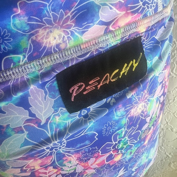 Peachy Shorts - Picture 4 of 5